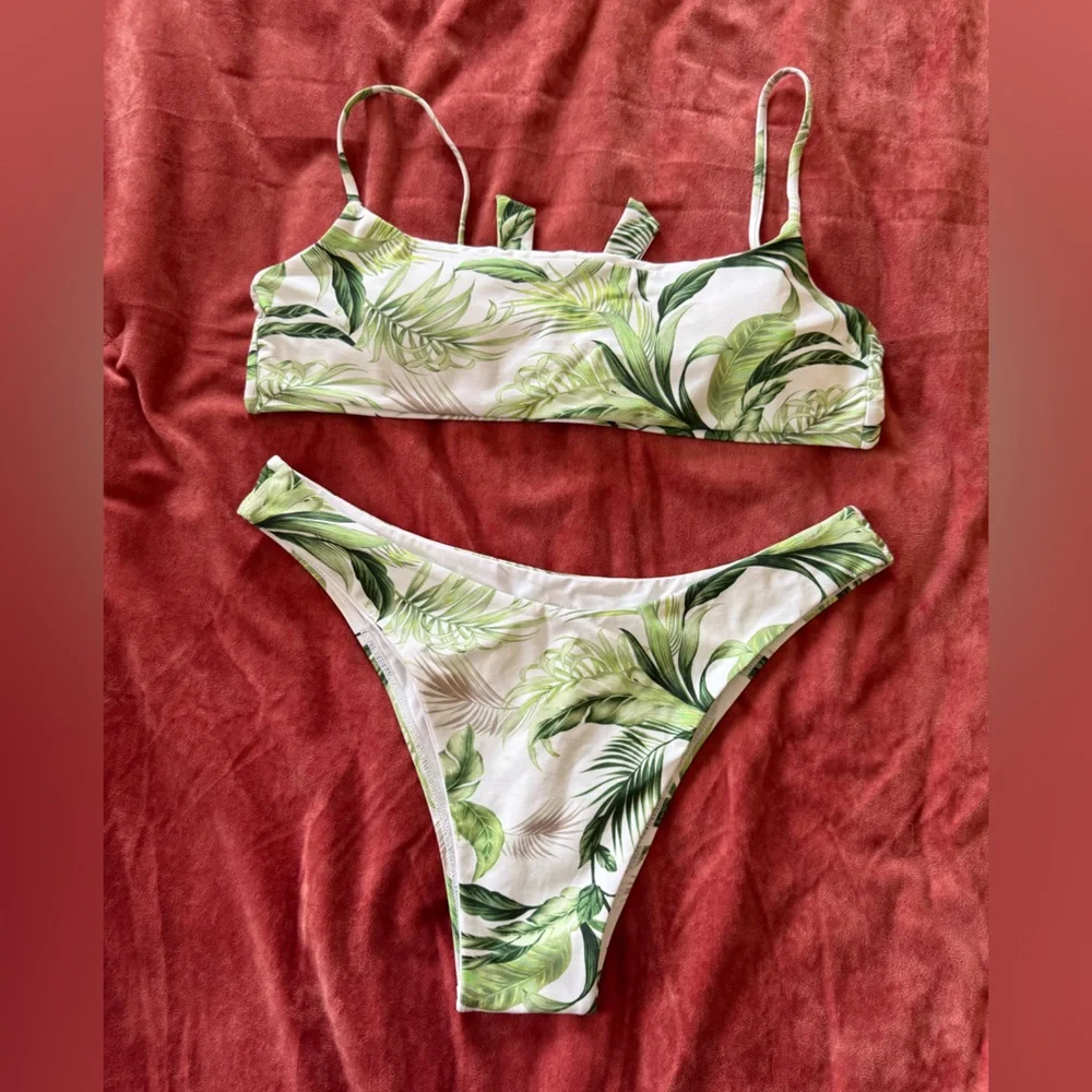 Monday Swimwear Tropical Leaf Bikini Top (L)‎ and Bottom (V)